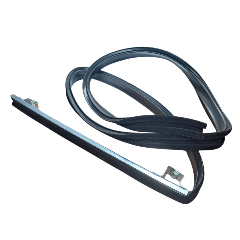 Prowadnica szyby dluga lewa Fiat 126p ELEGANT