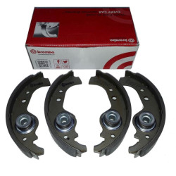 Szczęki sprężynki hamulcowe Fiat 126p FL EL Cinquecento Seicento Brembo